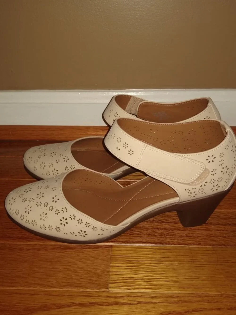 Easy Spirit Mary Janes